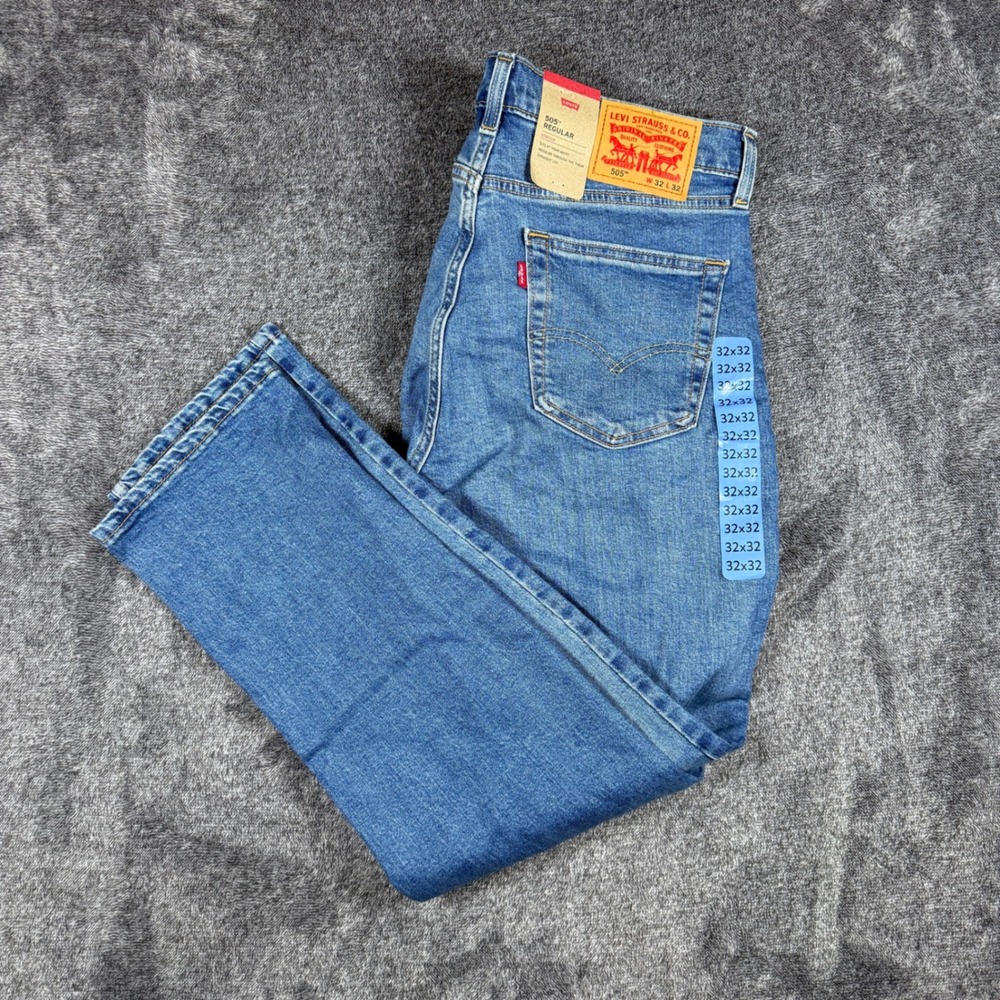 Levis 505 Regular Fit Jeans Mens 32x32 Medium Wash Blue Denim Straight Leg NEW